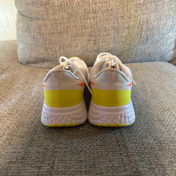 Nike Revolution 5 Running Shoes - Picture 5 of 5